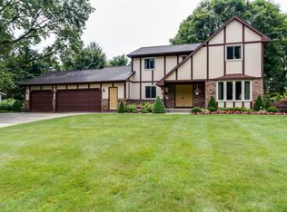6486 Woodbrook Dr SE, Grand Rapids, MI 49546