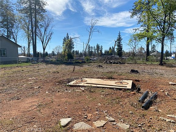 3rd image of 1044 Rainbow Ln