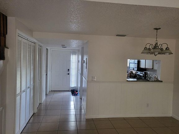 2nd image of 1910 W Sligh Ave #D