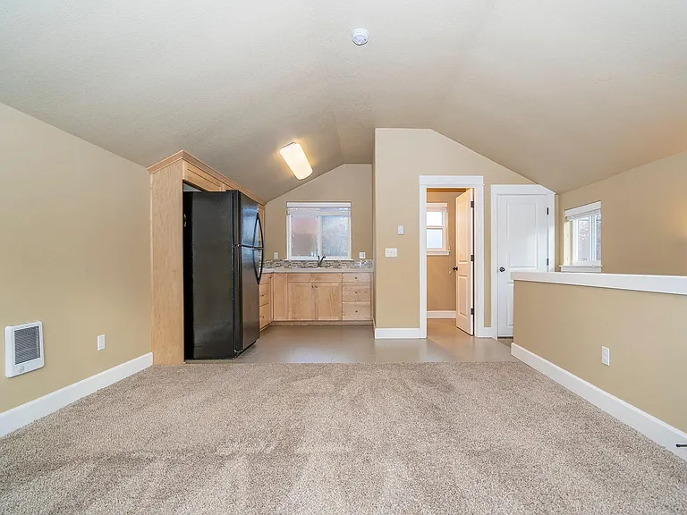 6145 SE Woodstock Blvd #B — Photo 5