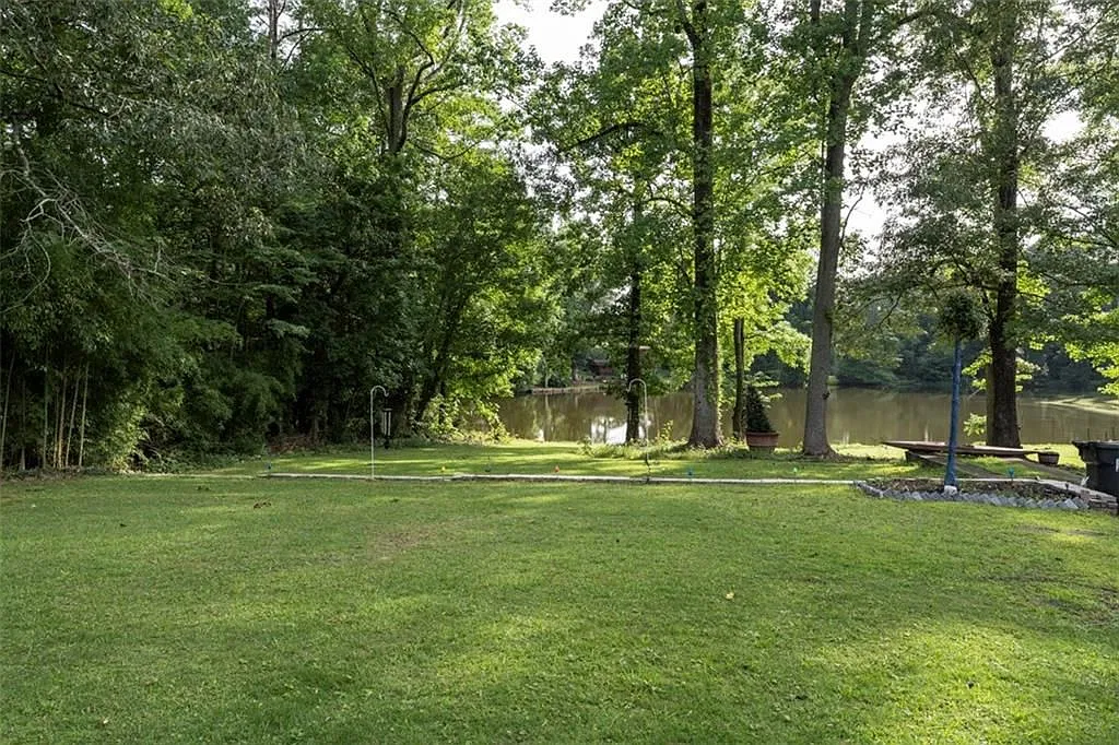 4 bed, 5.0 bath, 2055 sqft, $1,500 — Photo 2