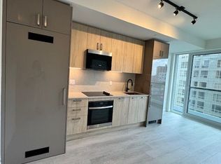 280 Dundas St W #807, Toronto, ON M5A 3W1