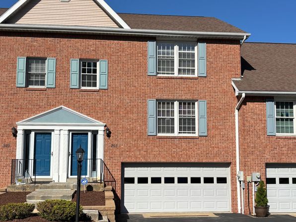 203 Apple Blossom Ct, Delmont, PA 15626