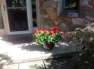 368 Harshaw Dr, Chester Springs, PA 19425