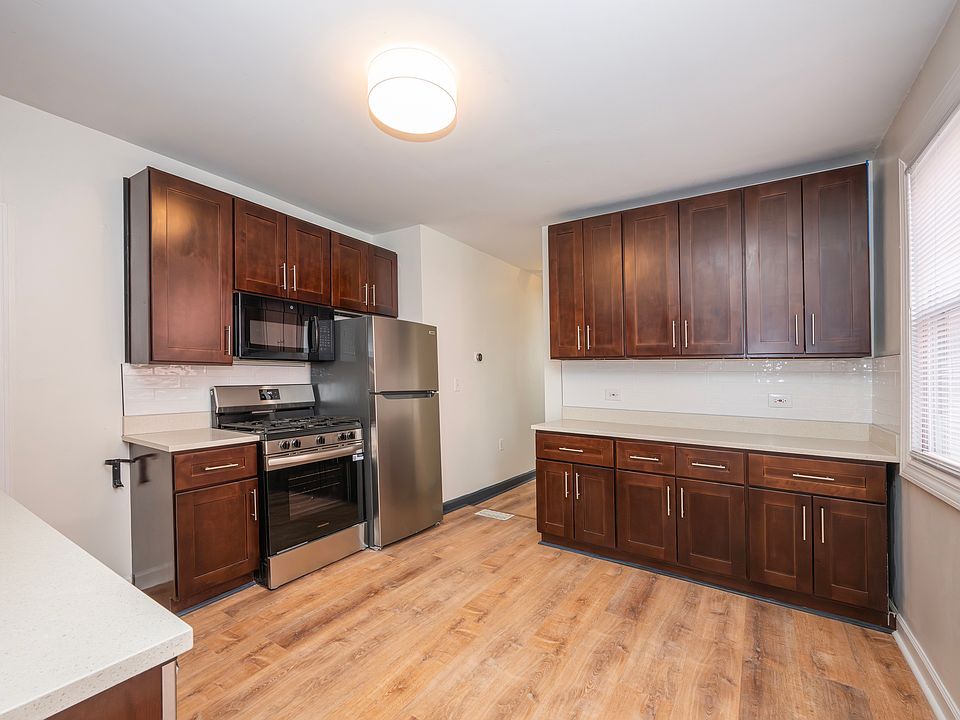 1st image of 1437 N Wicker Park Ave APT 1