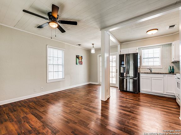 5th image of 111 GAYLE AVE