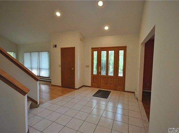 2nd image of 15 Mondavi Ln