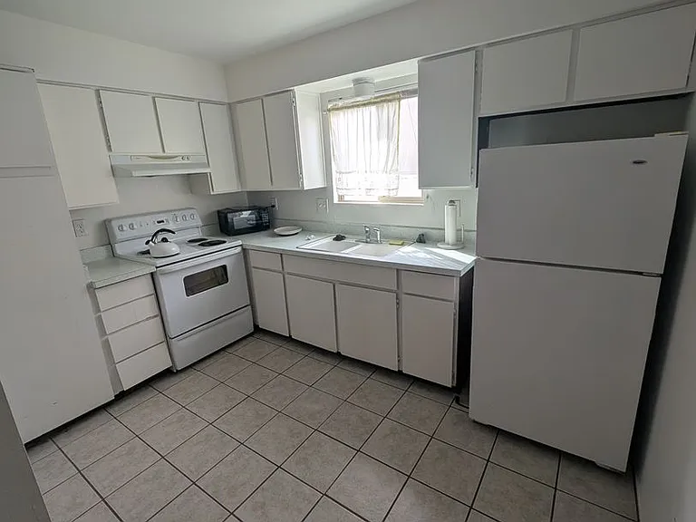 1319 N 1st Ave — Photo 5