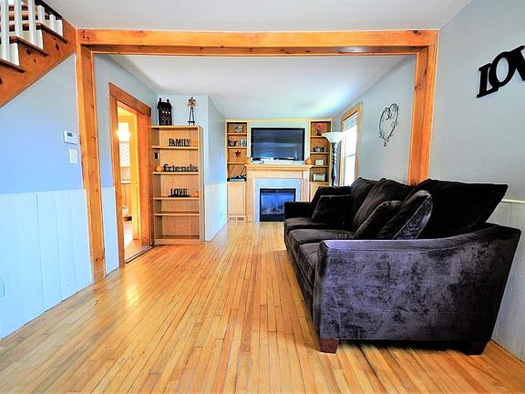 3rd image of 432 W Union St