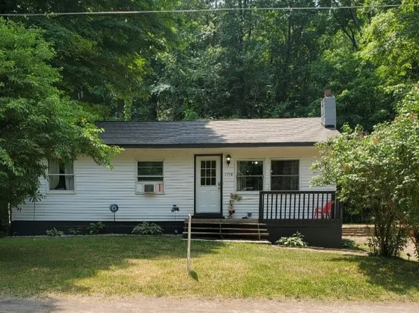 7758 E 36th St, Newaygo, MI 49337