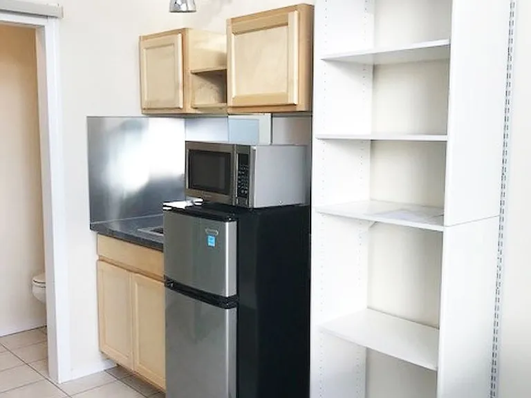 Affordable Studios on Cap Hill! — Photo 3