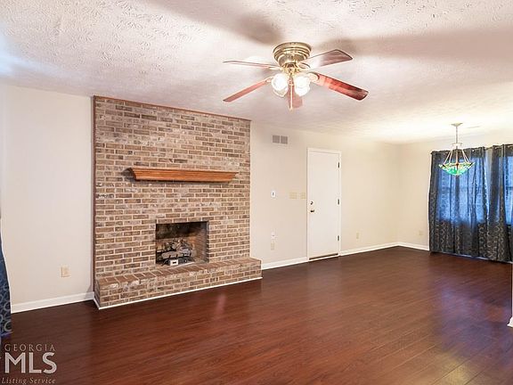 5th image of 124 Russell Cir #10