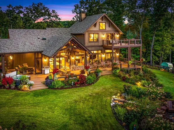 1241 Scenic Dr, Blue Ridge, GA 30513