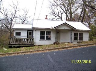 609 E Maple St, West Plains, MO 65775