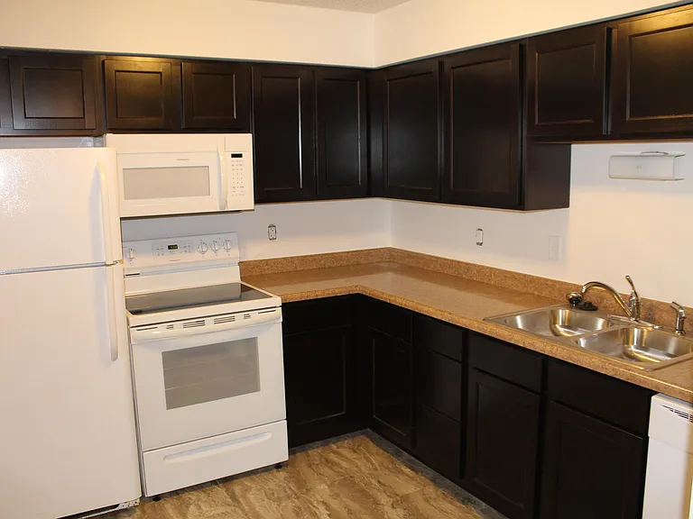 1108 Oakcrest St #5 — Photo 1