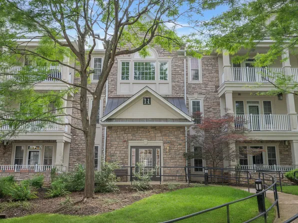 1108 Holly Ln, Cedar Grove, NJ 07009