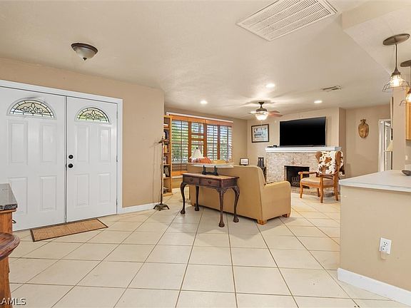 3rd image of 10520 McGregor Blvd
