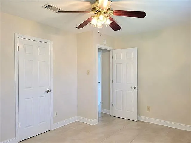 1242 Carrollton Ave — Photo 3