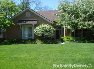 27 Wolf Ridge Dr, Holland, OH