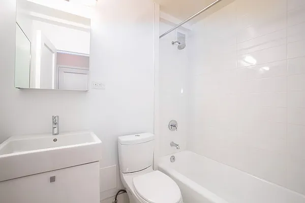 Rented by Stonehenge NYC LLC | media 21