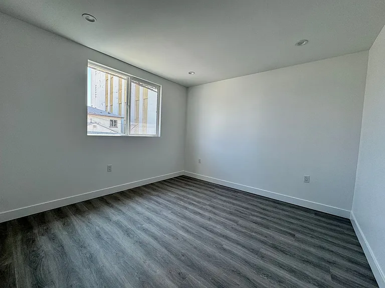All New Large Home like ADU in the Leimert Park area — Photo 9