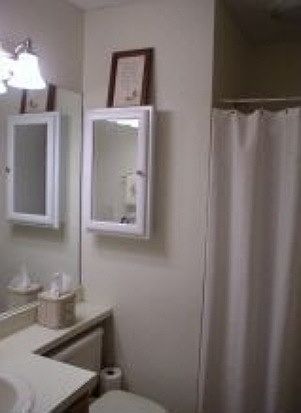 1st Floor Bathroom w/Stall Shower