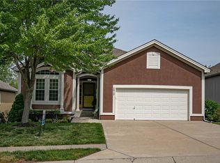 3813 NW Chapman Dr, Blue Springs, MO 64015