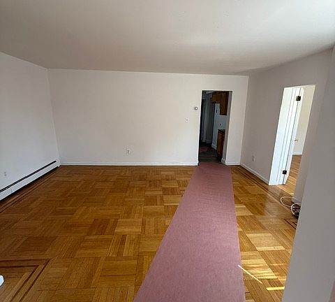 4th image of 245 Terrace Ave