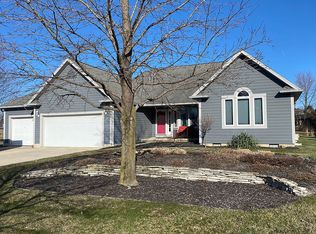 301 Westwood Dr, Bowling Green, OH 43402