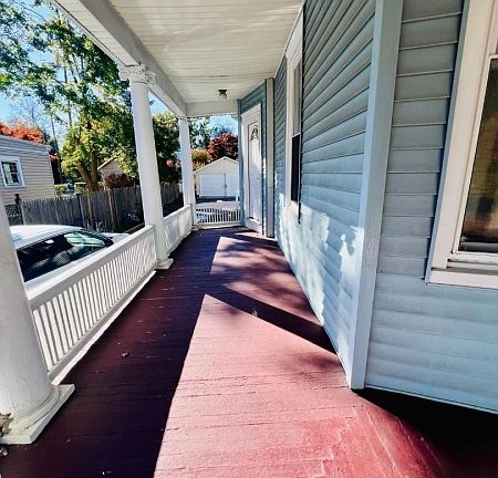 3rd image of 305 Stockton St