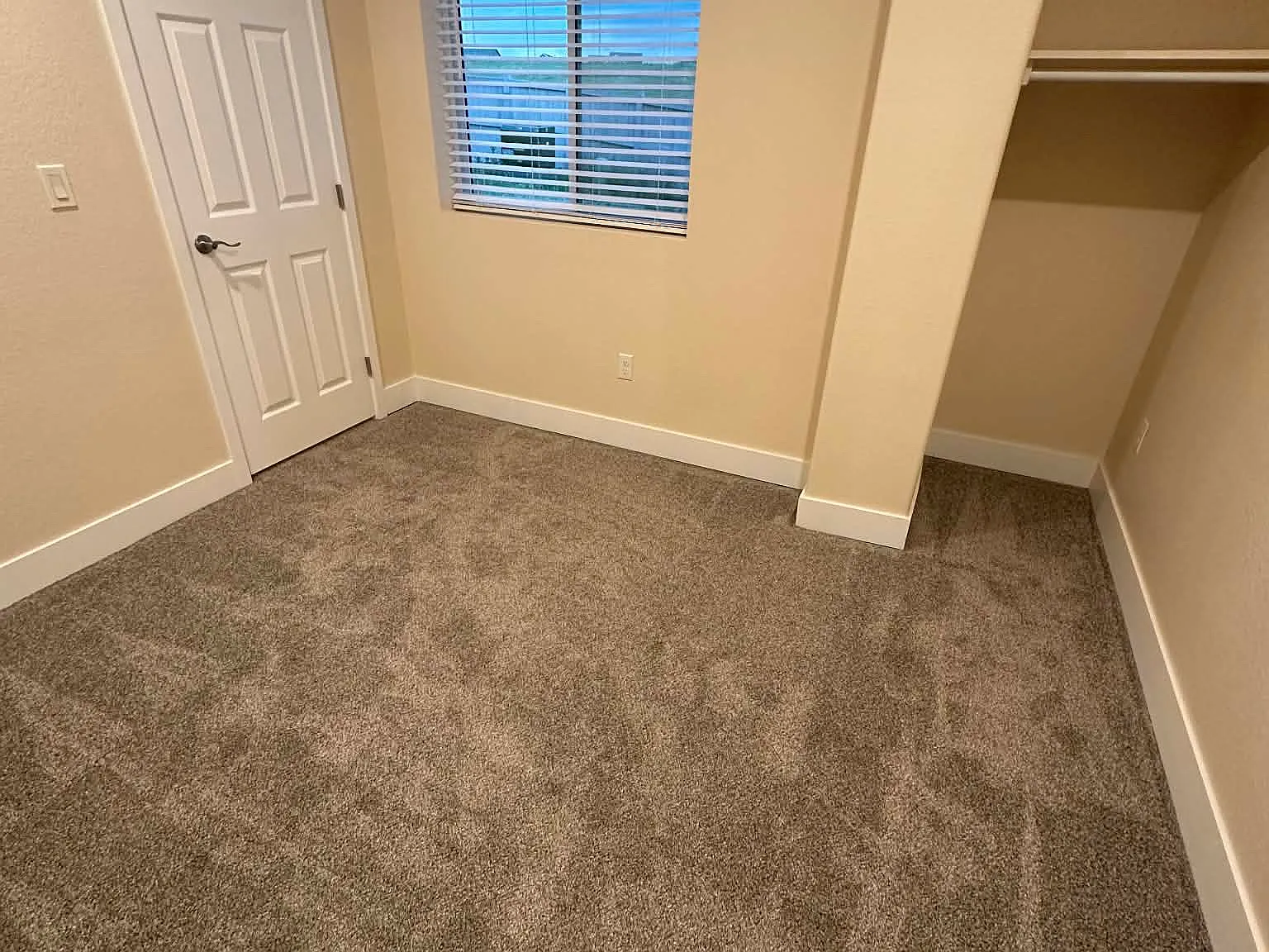 18203 Prince Hill Cir — Photo 2