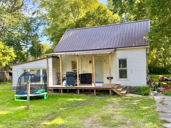 407 N Webster St, Fairbury, IL 61739