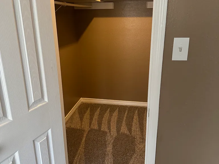 5052 Cumberland Cove Dr — Photo 3
