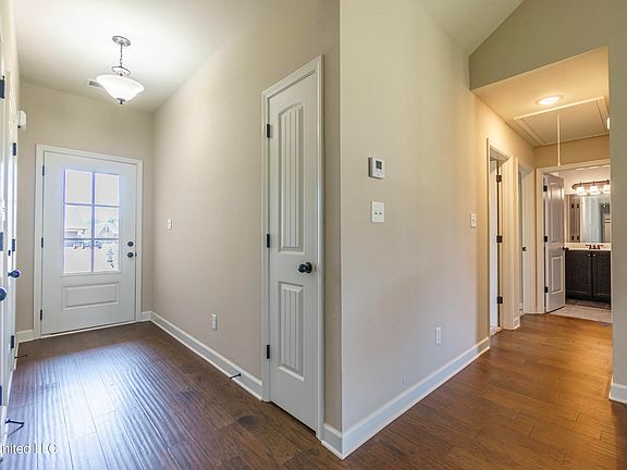 5th image of 3592 Sabra Ln