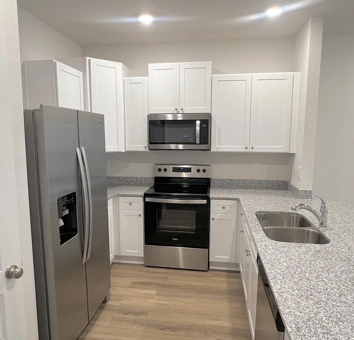 3 bed, 2.5 bath, 1459 sqft, $1,995 — Photo 3
