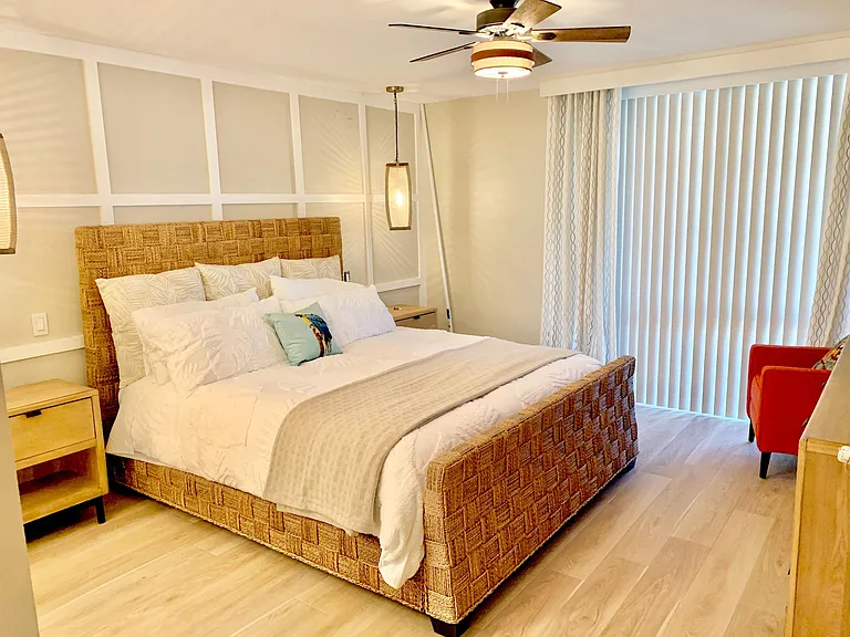 3916 Riviera Dr #408 — Photo 11