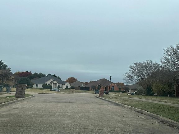4th image of 842 Mill Creek Cir