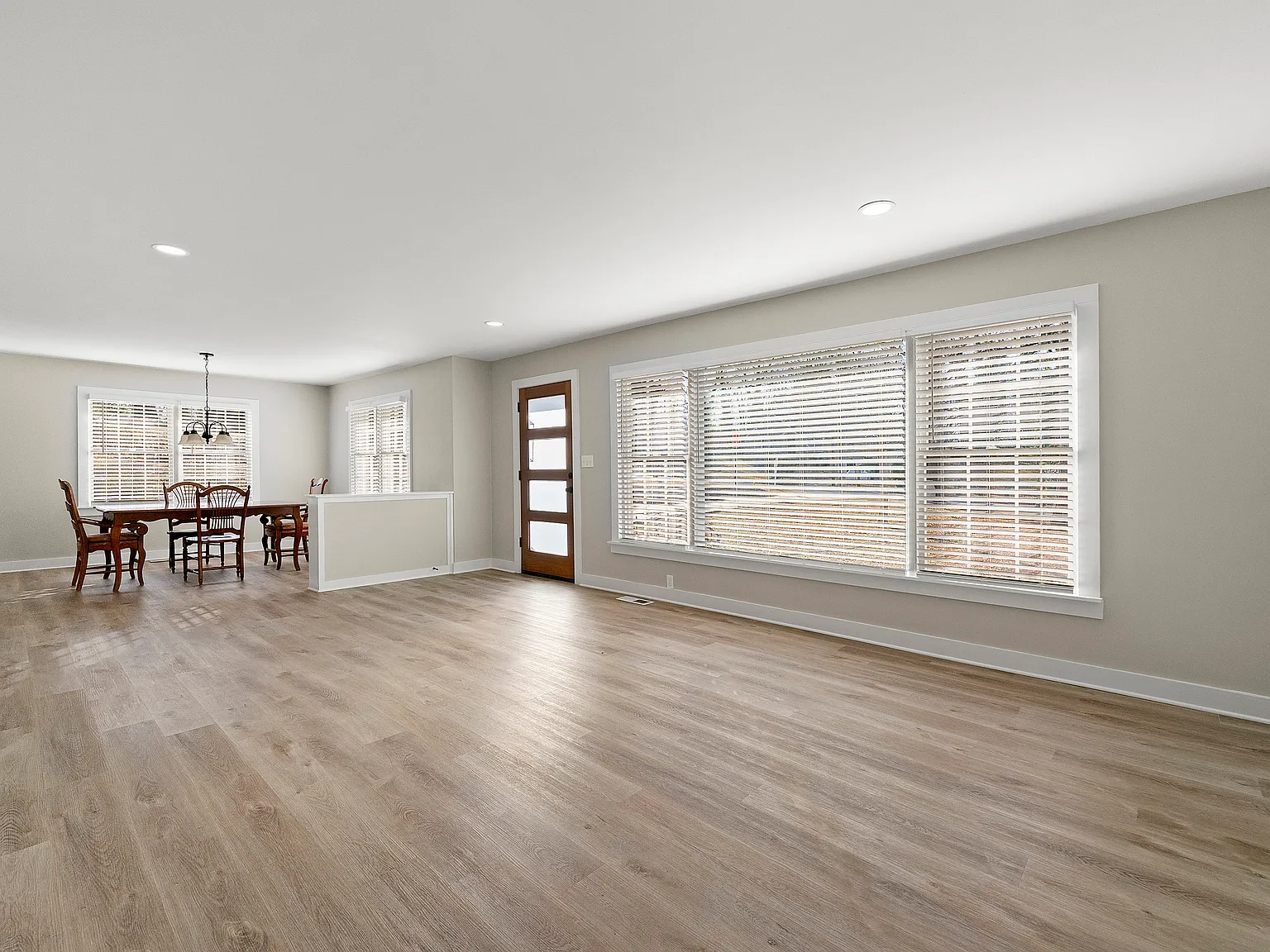 4 bed, 2900 sqft, $2,900 — Photo 4