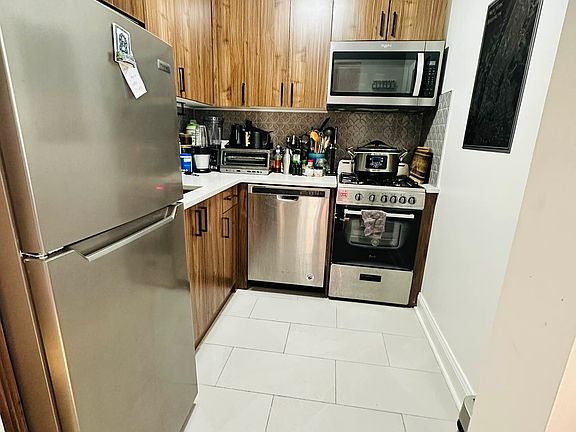 5th image of 6 W 75th St #5C