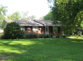 206 Henry St, Glennville, GA 30427