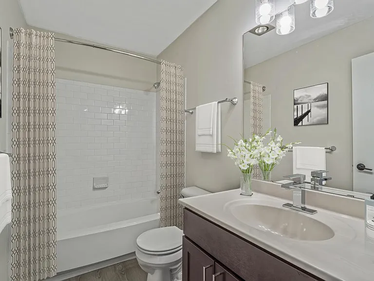 2-Bedroom Upgrade Bathroom