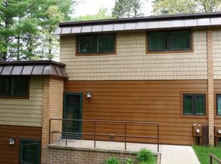 E1280 County Road Q APT 6, Waupaca, WI 54981