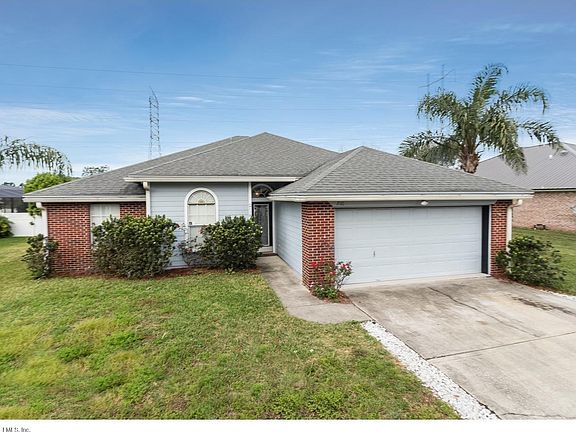 2nd image of 2118 Forest Gate Dr W