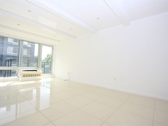 3rd image of 522 Lefferts Ave APT 4E