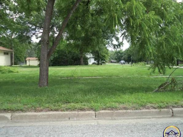 834 California St, Osage City, KS 66523