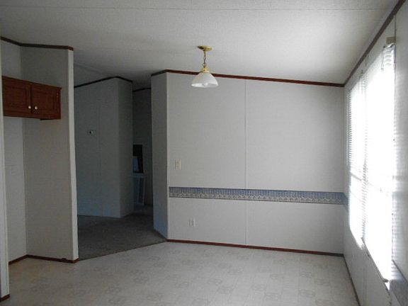 4th image of 103 Brush Arbor Ct