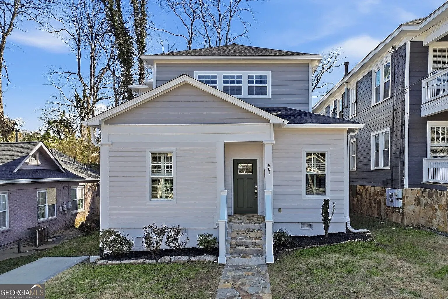 4 bed, 4.0 bath, 2491 sqft, $5,700 — Photo 2
