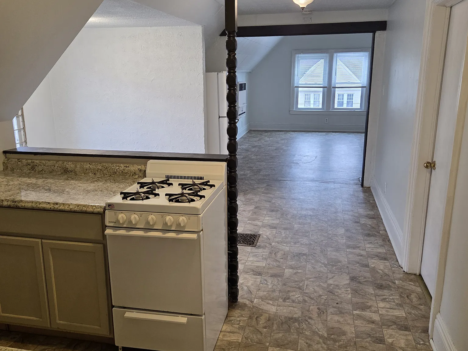 1 bed, 750 sqft, $950 — Photo 4