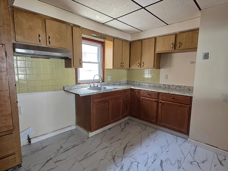 56 Hazelwood Ave — Photo 7