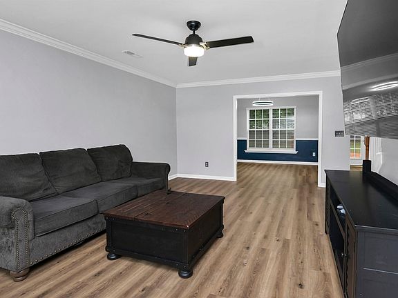 4th image of 261 Keystone Dr